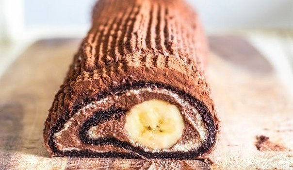 Шоколадно-банановый рулет за 15 минут