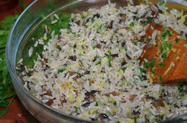 Перцы фаршированные рисом с грибами и пореем (вегетарианские)