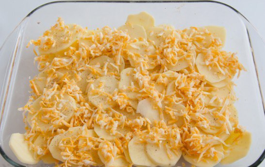 Картофель, запеченный с сыром.