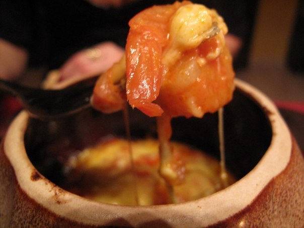 Креветки в пикантном томатном соусе