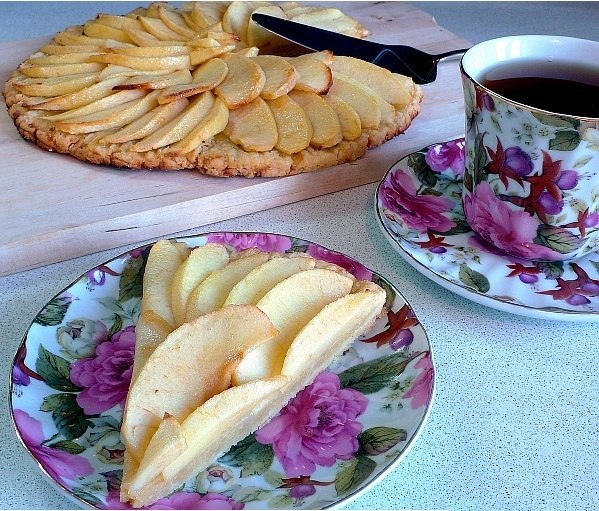 Яблочный пирог маман Бланк 