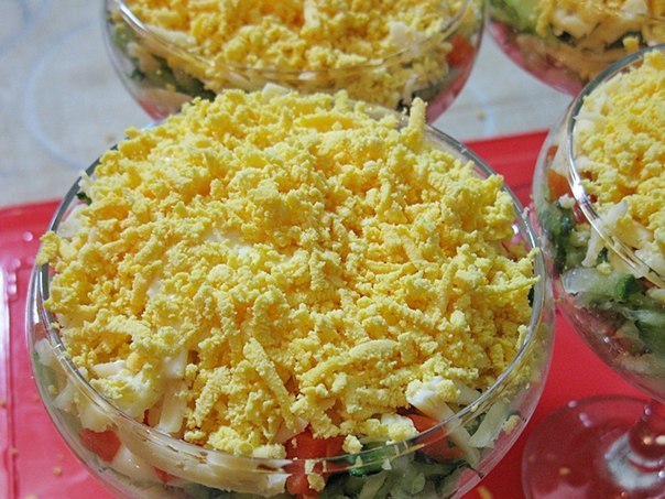 Салат с тунцом (рецепт под фото)