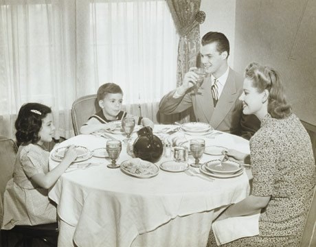 "Только в прочной, постоянной семье едят суп регулярно. Отсутствие супа в доме - один из первых показателей и признаков семейного неблагополучия".