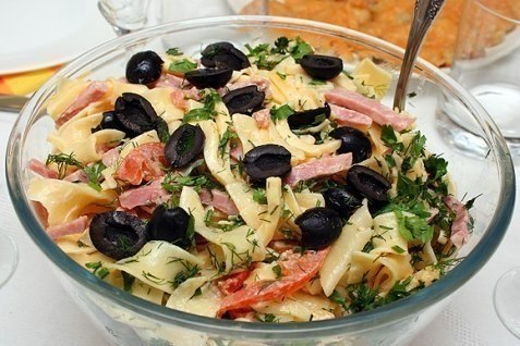 Итальянский салатик с пастой