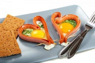 Оригинальный завтрак - яичница в виде сердца! Ингредиенты: