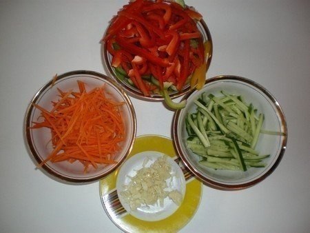 Салат "Фунчоза с овощами"