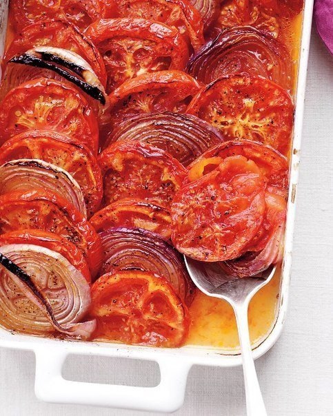 Запеченные томаты с луком