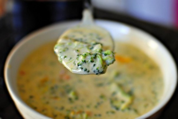 Сырный суп с брокколи.