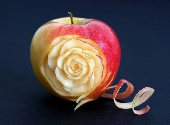 Художественная резка по яблоку