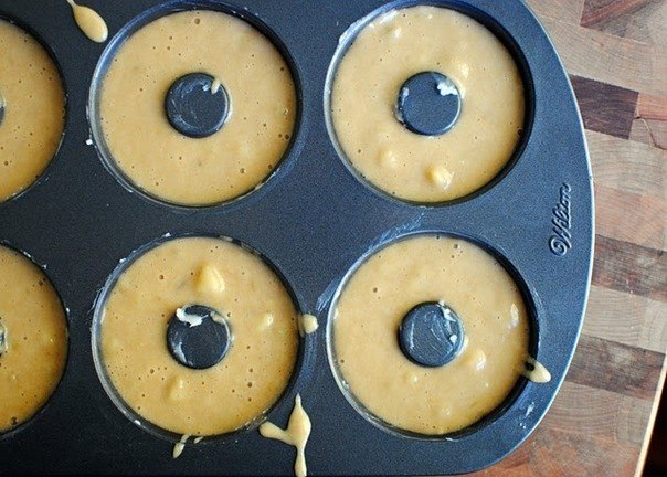 Банановые пончики с грецкими орехами.