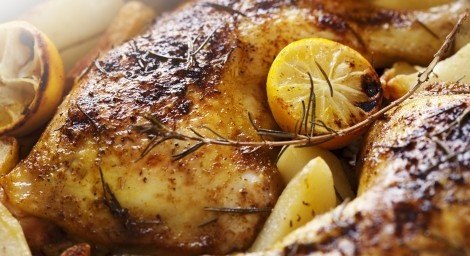 Жареная курица с лимоном и розмарином