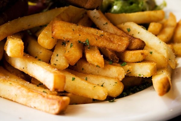 Несколько правил того, чтобы ваша жареная картошка получилась вкусной и красивой. 
