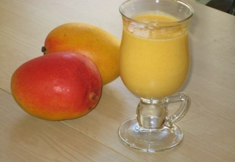 Молочно-манговый коктейль