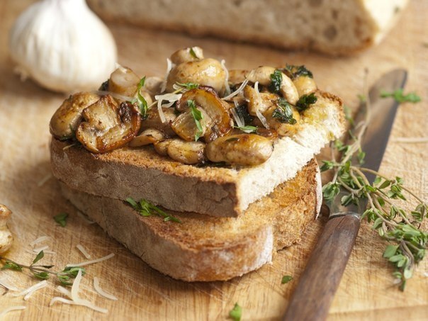 Приготовь бутерброд-гриль с белыми грибами и сыром