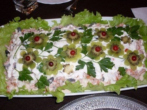 Украшение салатов. Идеи.