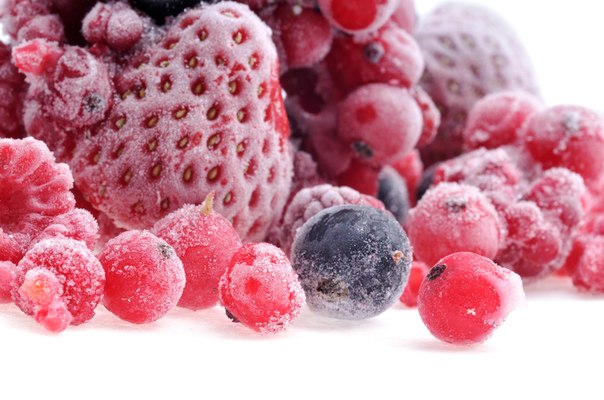 Как правильно заморозить ягоды и фрукты?
