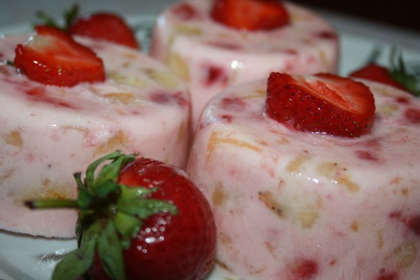 Замороженный йогурт с фруктами