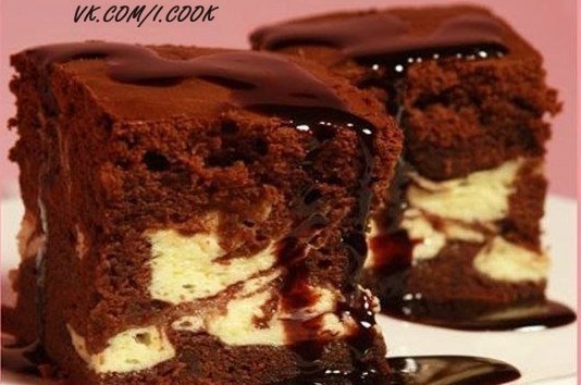Шоколадный кекс с творожной начинкой