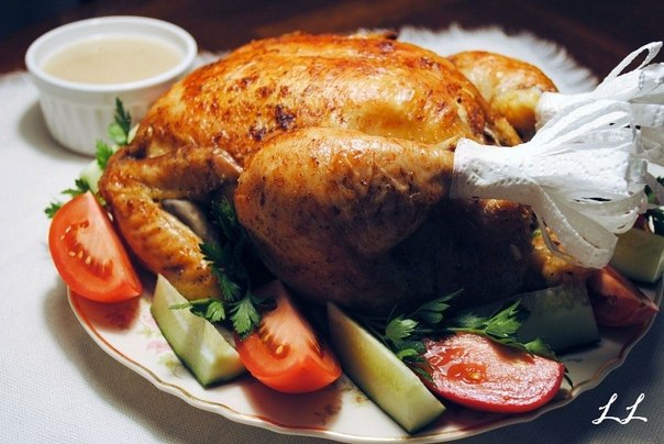 Традиционная американская курица с начинкой.