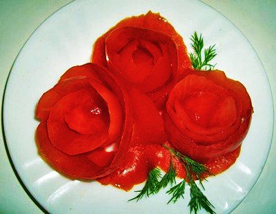 «Розы» из помидора 