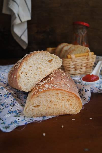 Пикантный хлеб с чёрным перцем и сыром.