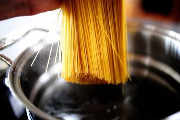 Креветки Скампи со спагетти.