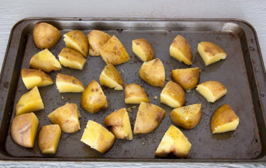 Запеченный картофель с беконом.