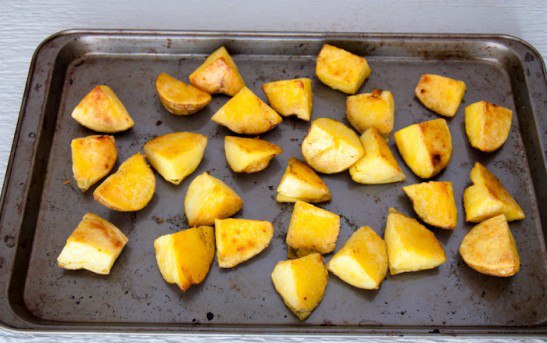 Запеченный картофель с беконом.