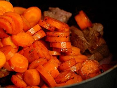 Мясо с морковью