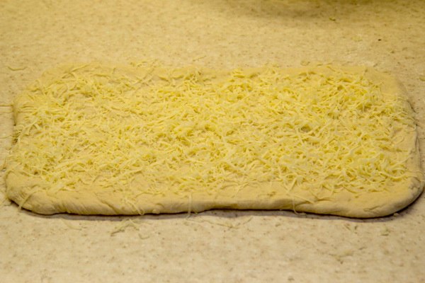 Хлебные палочки с сыром и беконом.(тесто от Ришара Бартине)