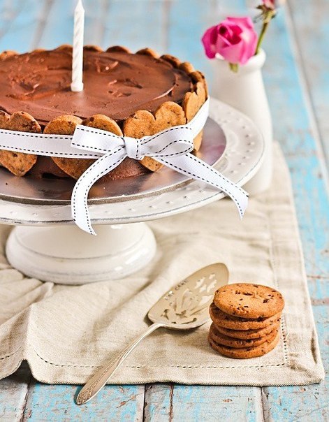 Торт "Темный шоколад с хересом и хрустящим печеньем".