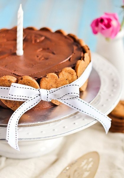 Торт "Темный шоколад с хересом и хрустящим печеньем".