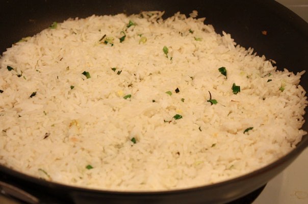 Креветки с рисом.