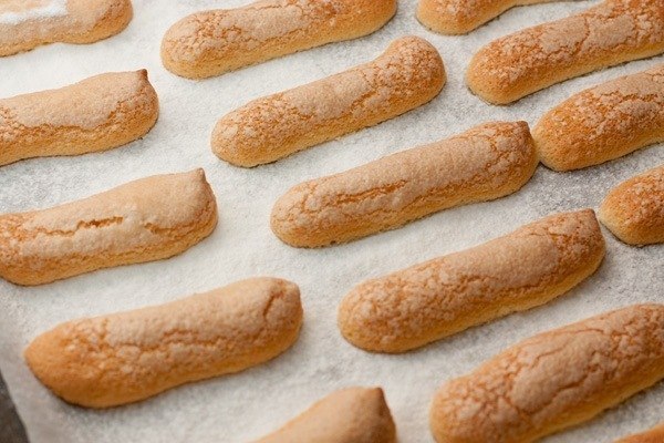 Бисквитное печенье Савоярди.
