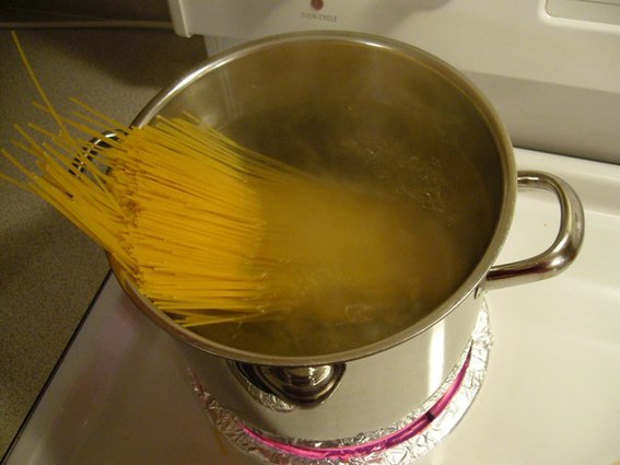 Спагетти с беконом.