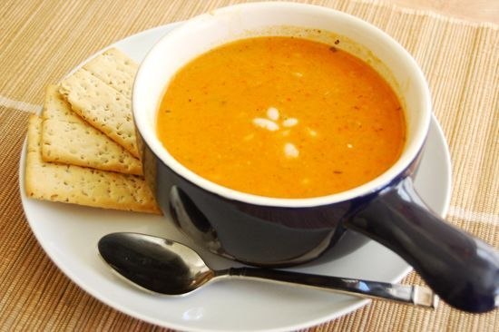 Овощной суп с белыми бобами.