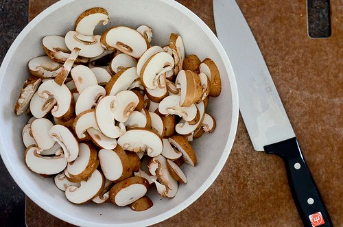 Картофельная запеканка с грибами и беконом.