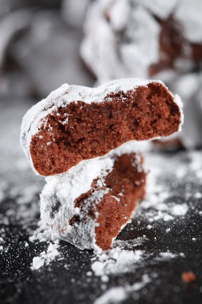 Шоколадные печенья со «снегом».