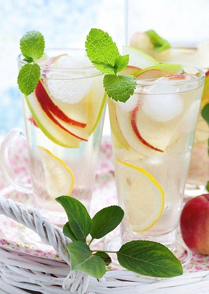 Ванильно-яблочный лимонад с имбирем.