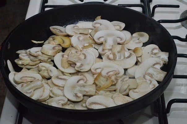 Картошка с грибами в сливках.