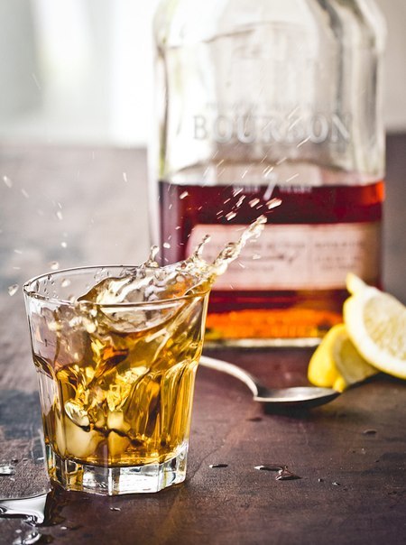 Коктейль  Whiskey Sour” (Виски Сауэр).