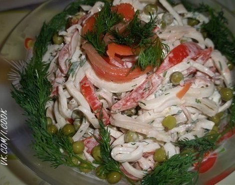 Салат с кальмарами "Просто и вкусно"