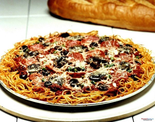 Пицца из спагетти.