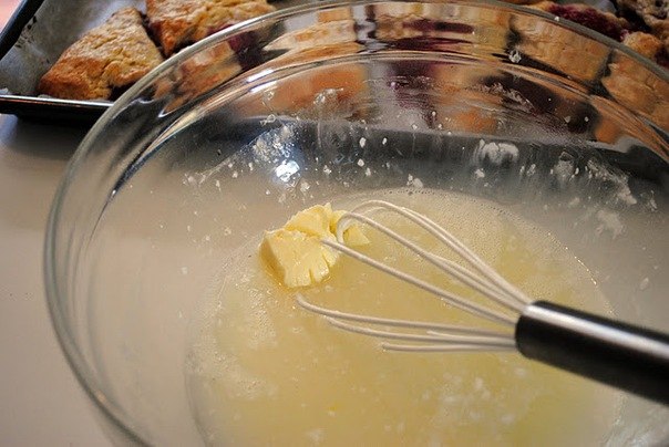 Лимонно-малиновое печенье в лимоннной глазури.