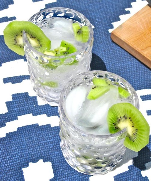 Kiwi Vodka Tonic.