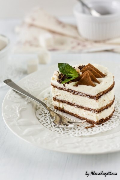 Пирожное с маскарпоне и белым шоколадом.
