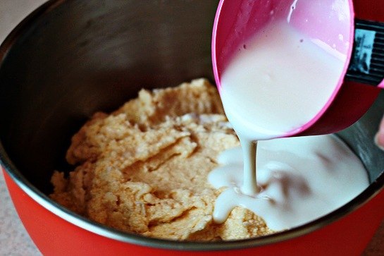 Малиновый пирог на кислом молоке.