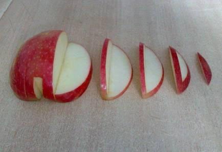"Лебедь" из яблока.