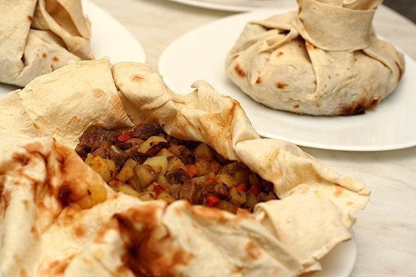 Мясо в армянском лаваше 
