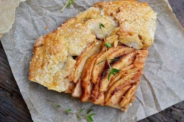 Яблочная кростата